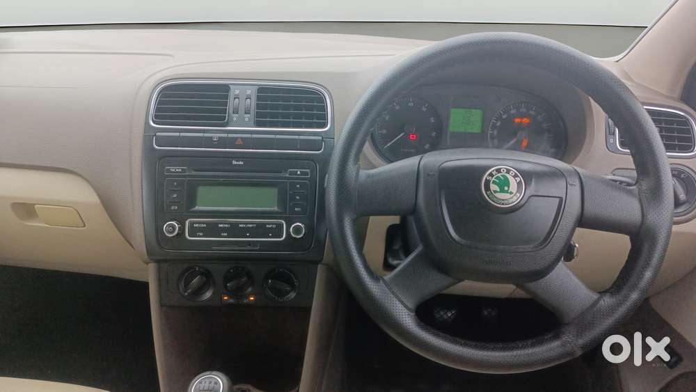 Skoda Rapid 1.6 Mpi Ambition, 2013, Petrol