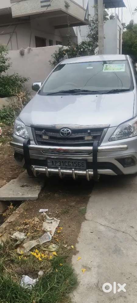 Toyota Innova 2013 Diesel 180000 Km Driven