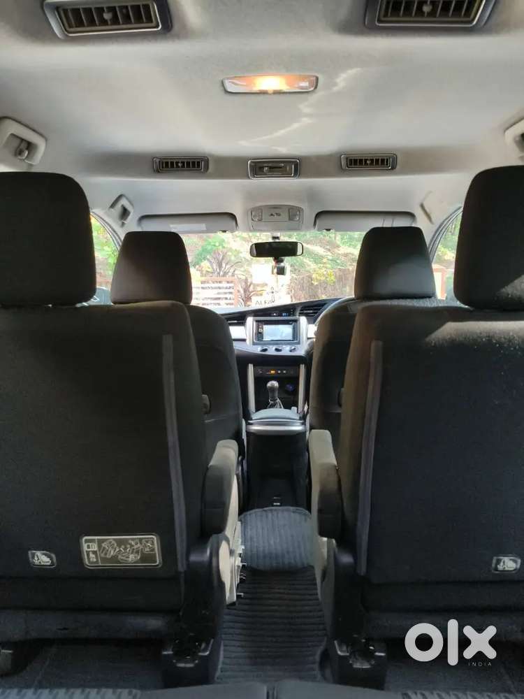 Single Owner Innova Crysta 2017 Gx Showroom Service No Accident