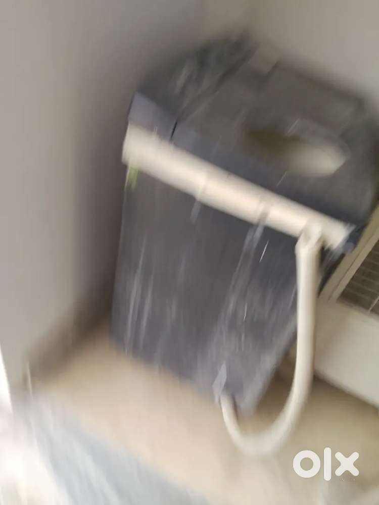 Brand - whirlpool ,age - 17 years but still in fully working state