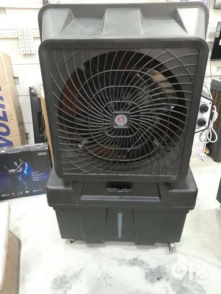 Big size cooler . Full Air 2.5 inch motor