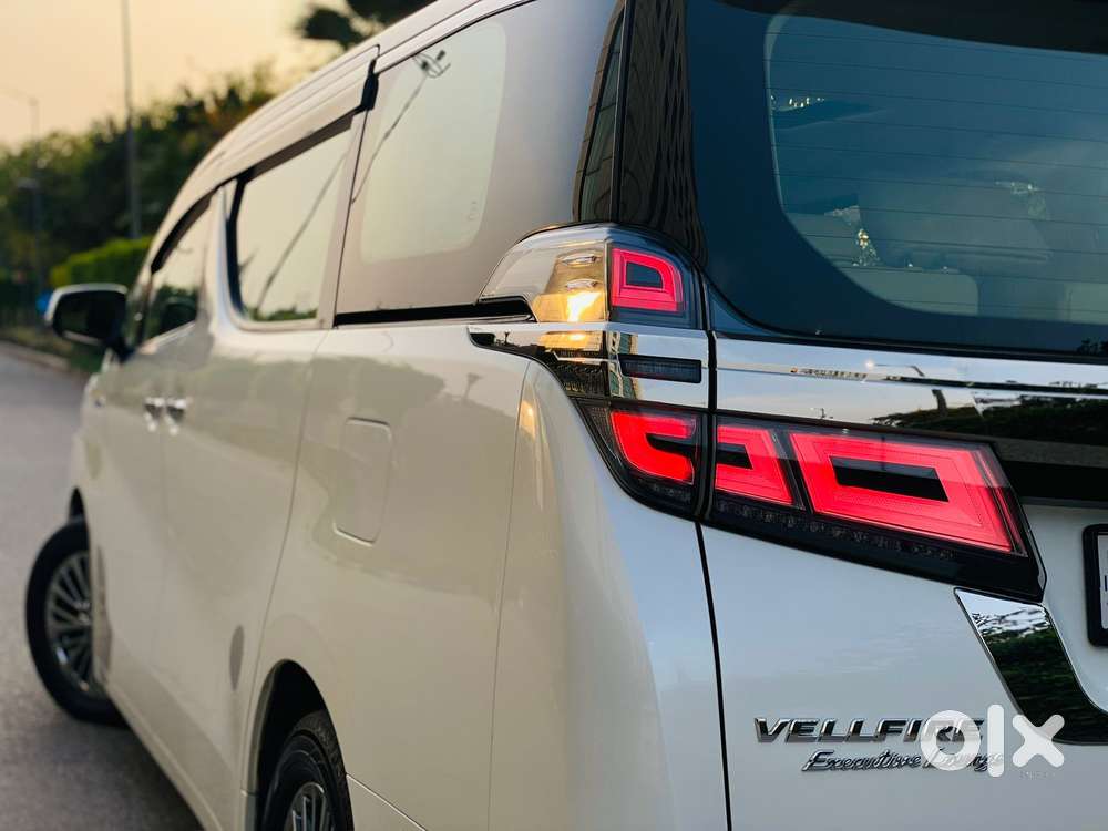 Toyota Vellfire Vip &ndash; Executive Lounge, 2021, Petrol