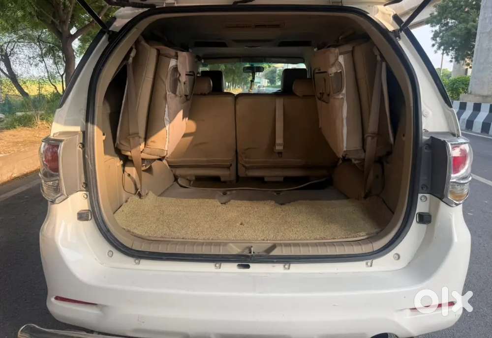 Toyota Fortuner 3.0 Diesel 4x2 Manual 2015 | 1st Owner Showroom Track