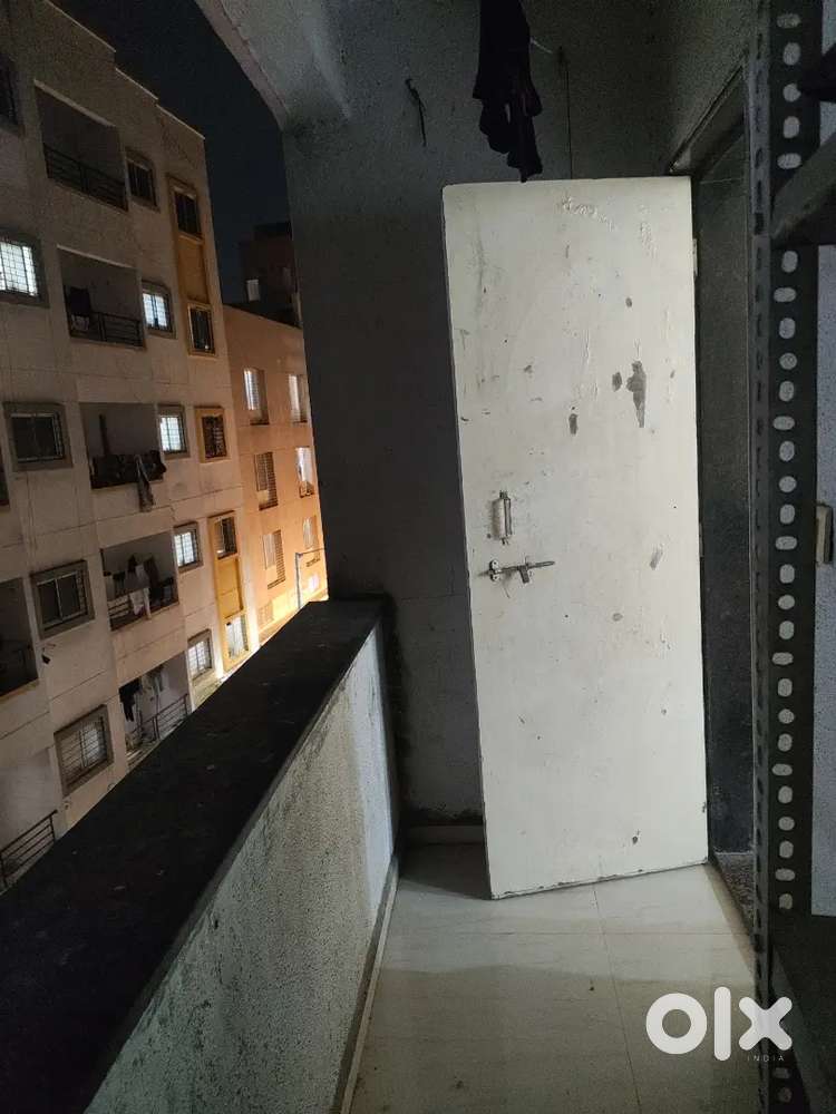 Required 2 flats meat, Male