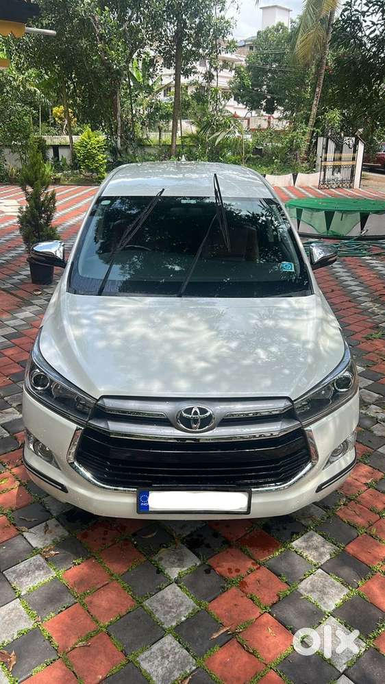 Toyota Innova Crysta 2016 Diesel Well Maintained