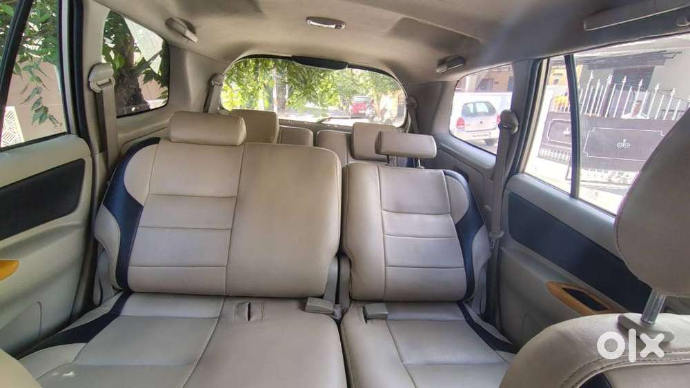 Toyota Innova 2004-2011 2.5 V Diesel 7-seater, 2010, Diesel