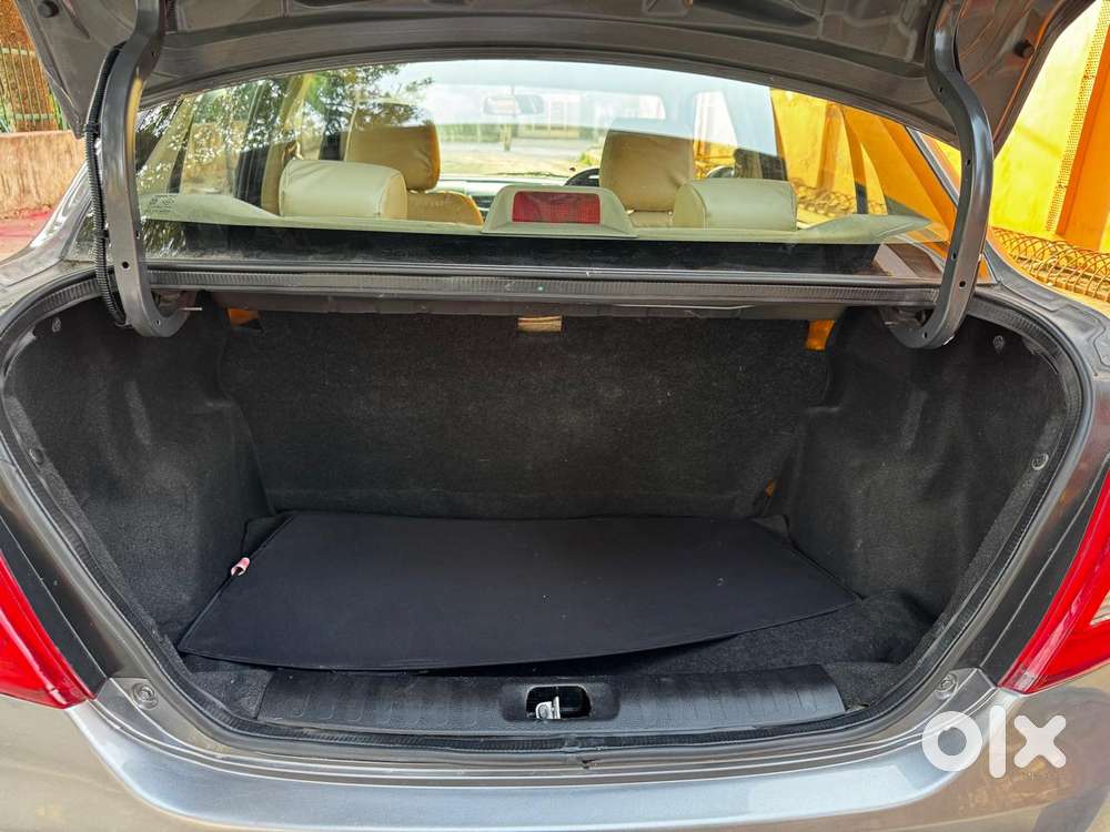 Maruti Suzuki Dzire 1.2 Vxi, 2012, Petrol