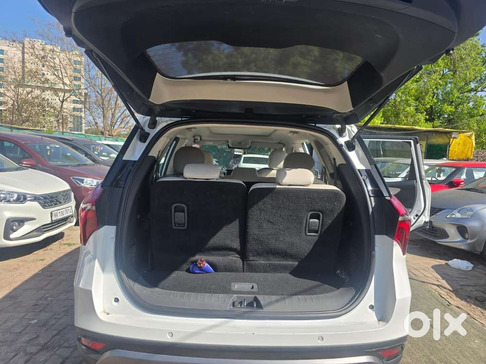 Mahindra Xuv700 2.2 Ax 7 Diesel At Str, 2022, Diesel