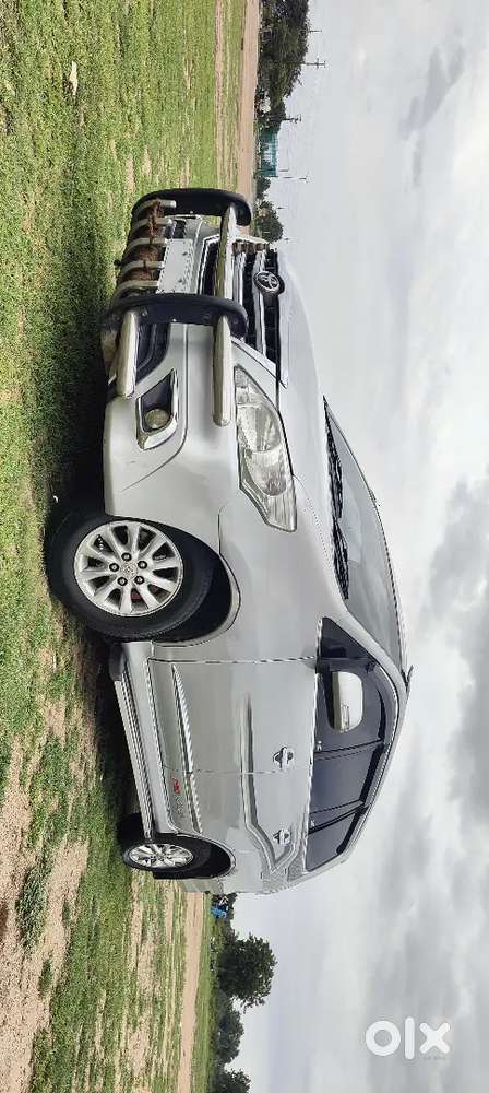 Toyota Innova 2013/14 Reg Diesel 260000 Km Driven Showroom Track