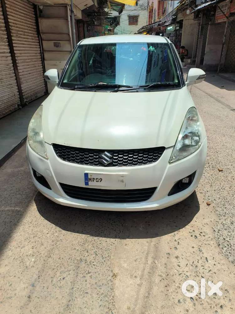 Maruti Suzuki Swift 2012, 3rd Owner Top Condition, Runing Insurance