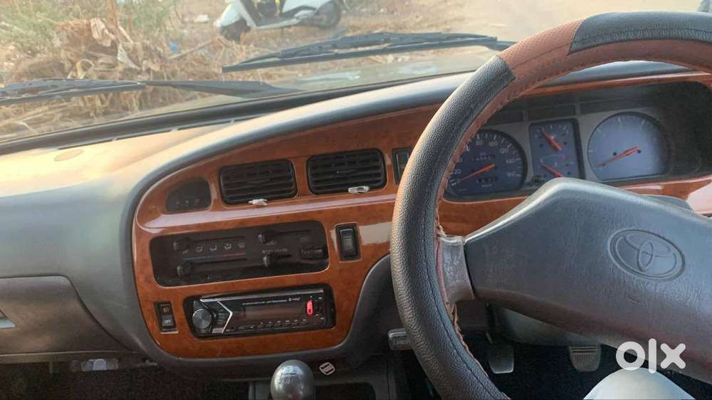 Toyota Qualis 2004 Version