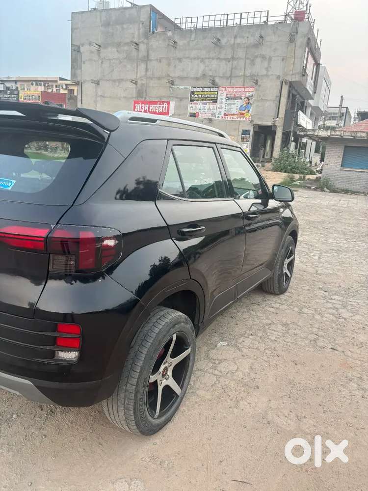 Hyundai Venue Mt Petrol 2024