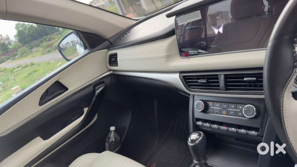 Mahindra Xuv700 Diesel Mt 2024