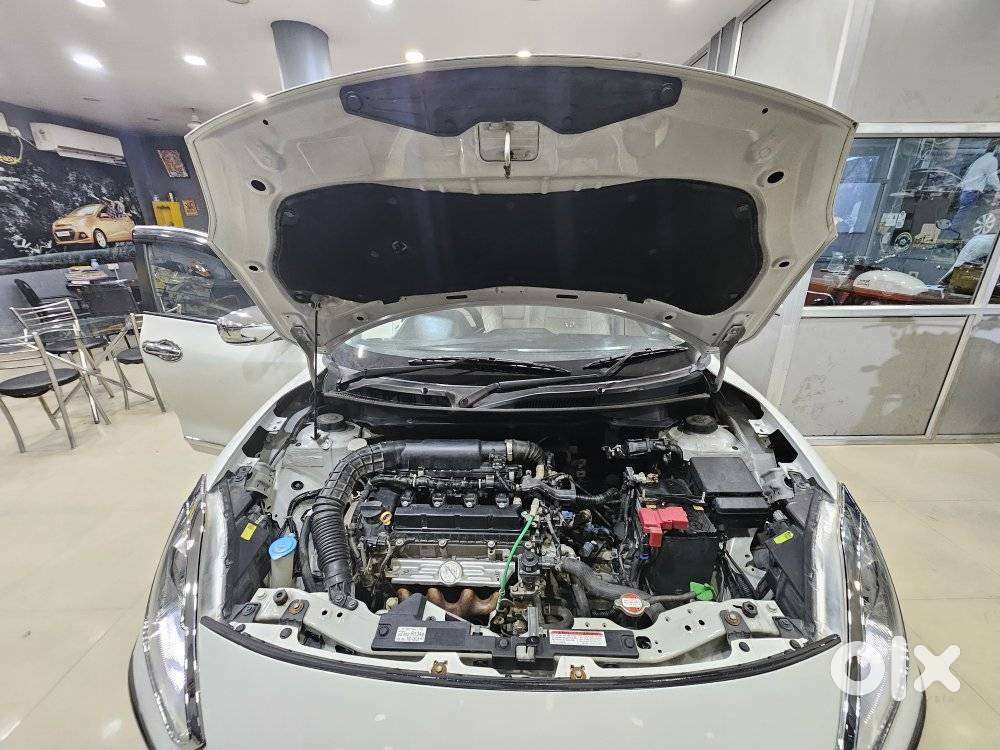 Maruti Suzuki Dzire Vxi Ags, 2022, Petrol