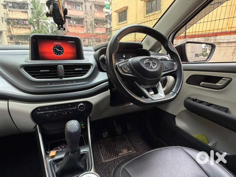 Tata Altroz 2023 Cng & Hybrids 30000 Km Driven