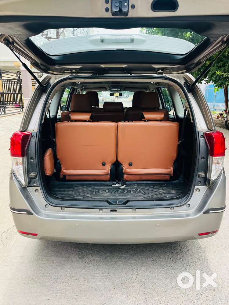 Toyota Innova Crysta 2.4 V 8 Str, 2017, Diesel