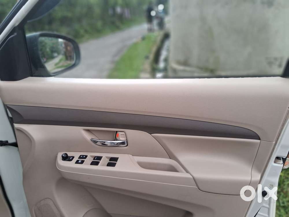 Maruti Suzuki Ertiga 1.5 Vxi, 2022, Petrol