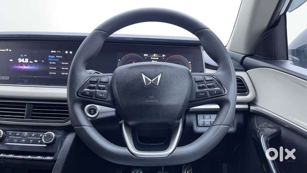 Mahindra Xuv700 2.2 Ax 5 Diesel Mt 7 Str, 2024, Diesel