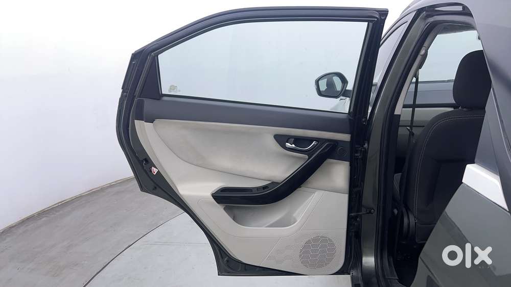 Tata Nexon Xz Plus (hs), 2022, Petrol