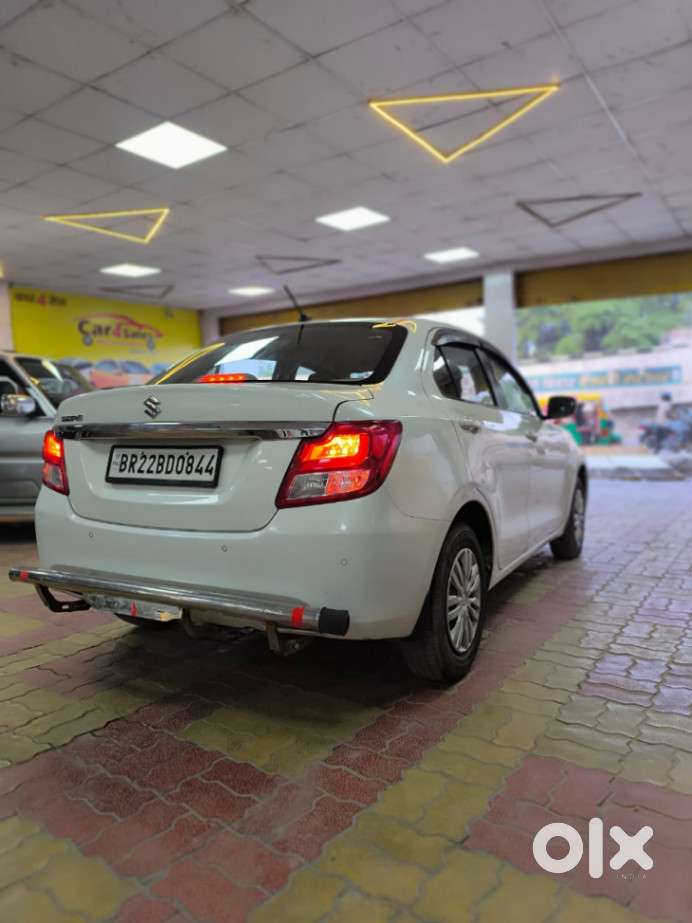 Maruti Suzuki Dzire 1.2 Vxi, 2023, Petrol