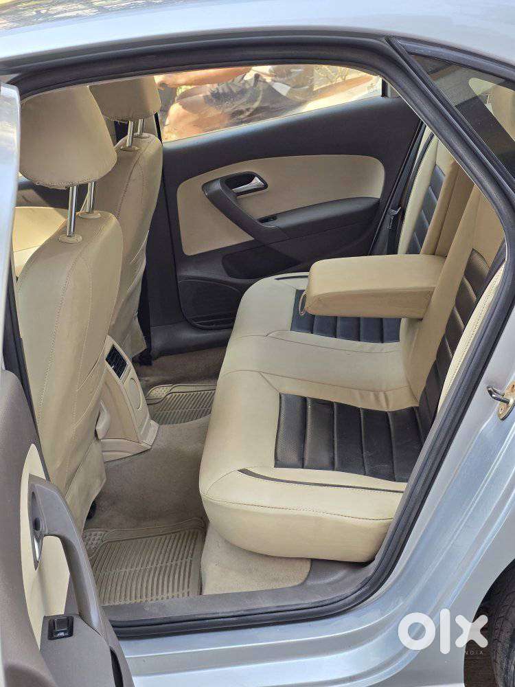 Volkswagen Vento 2010-2013 Petrol Highline, 2011, Petrol