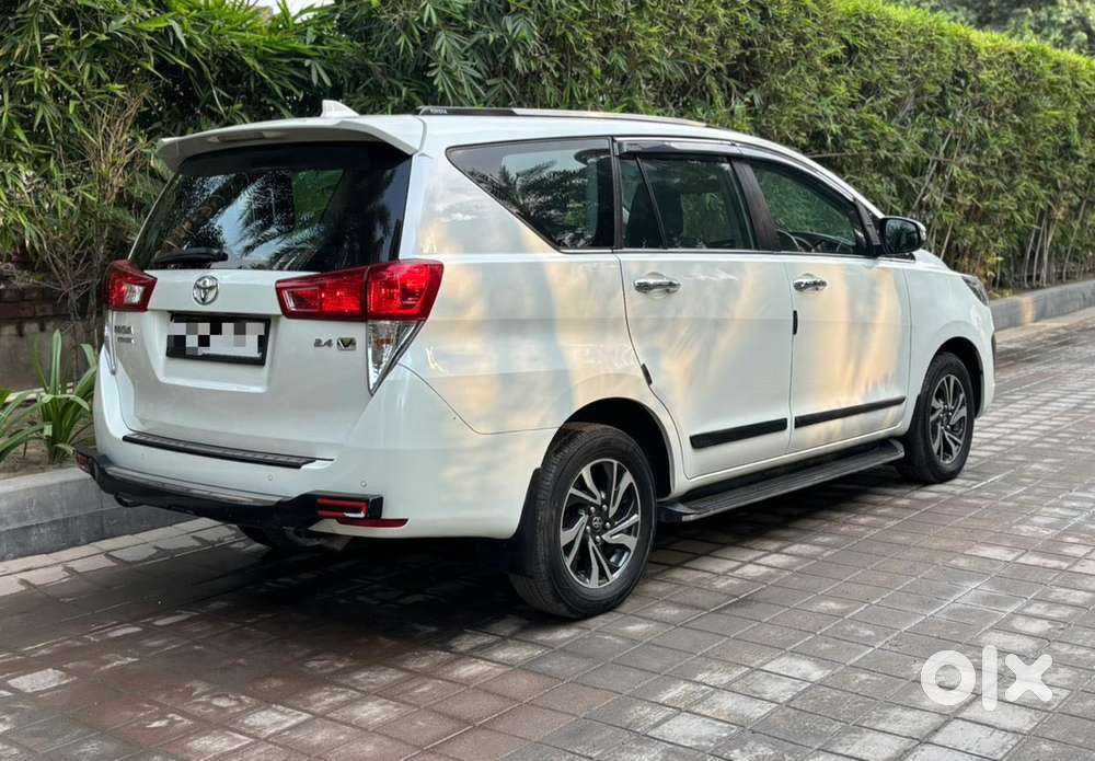 Toyota Innova Crysta [2020-ongoing] 2.4 Vx 8 Str, 2022, Diesel