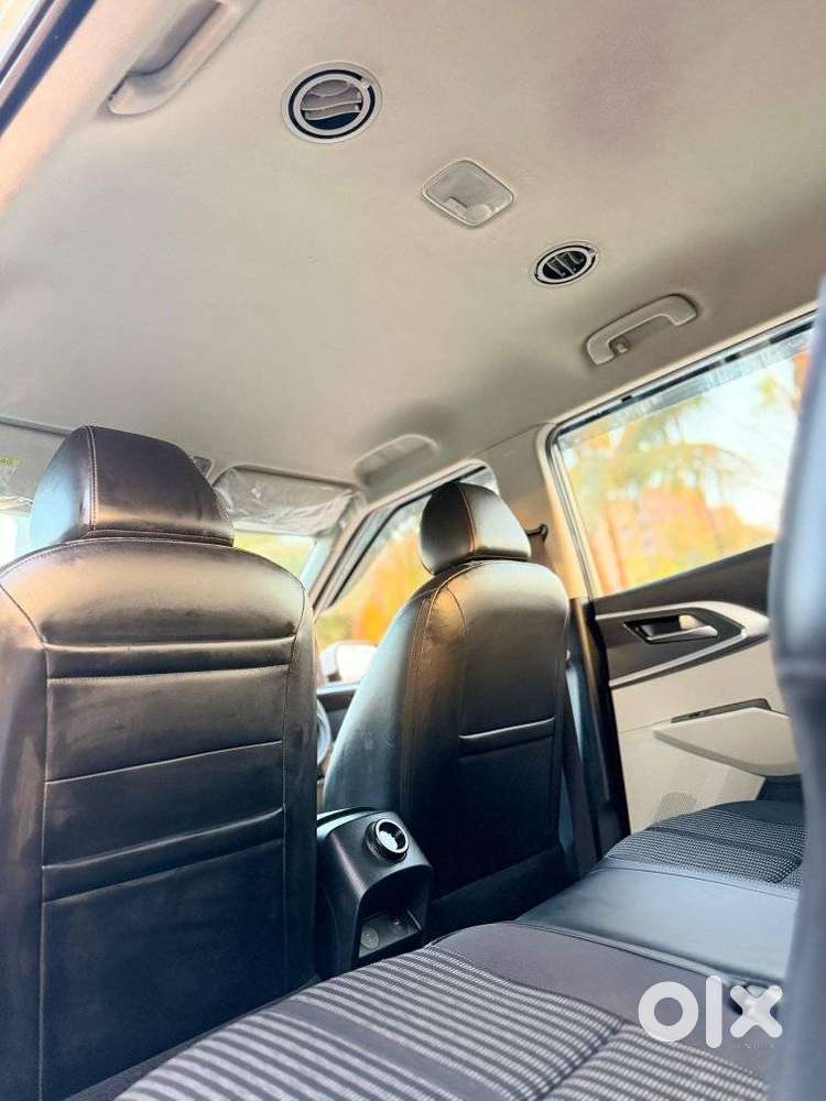 Kia Carens 1.5 Prestige 7 Str, 2023, Petrol