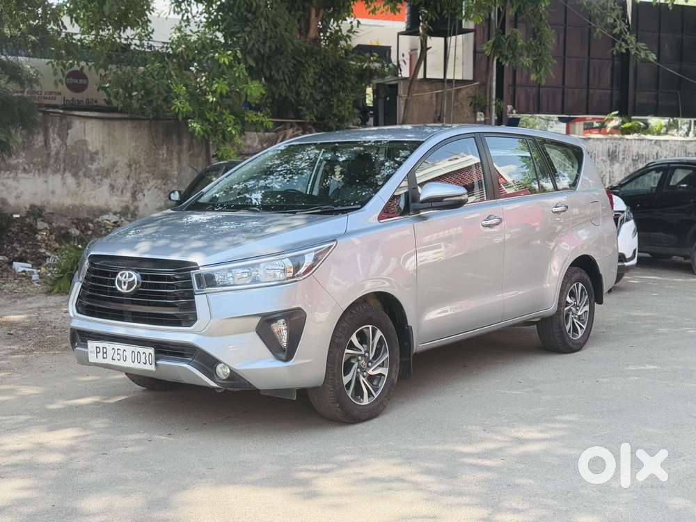 Toyota Innova Crysta 2.4 G Mt, 2022, Diesel