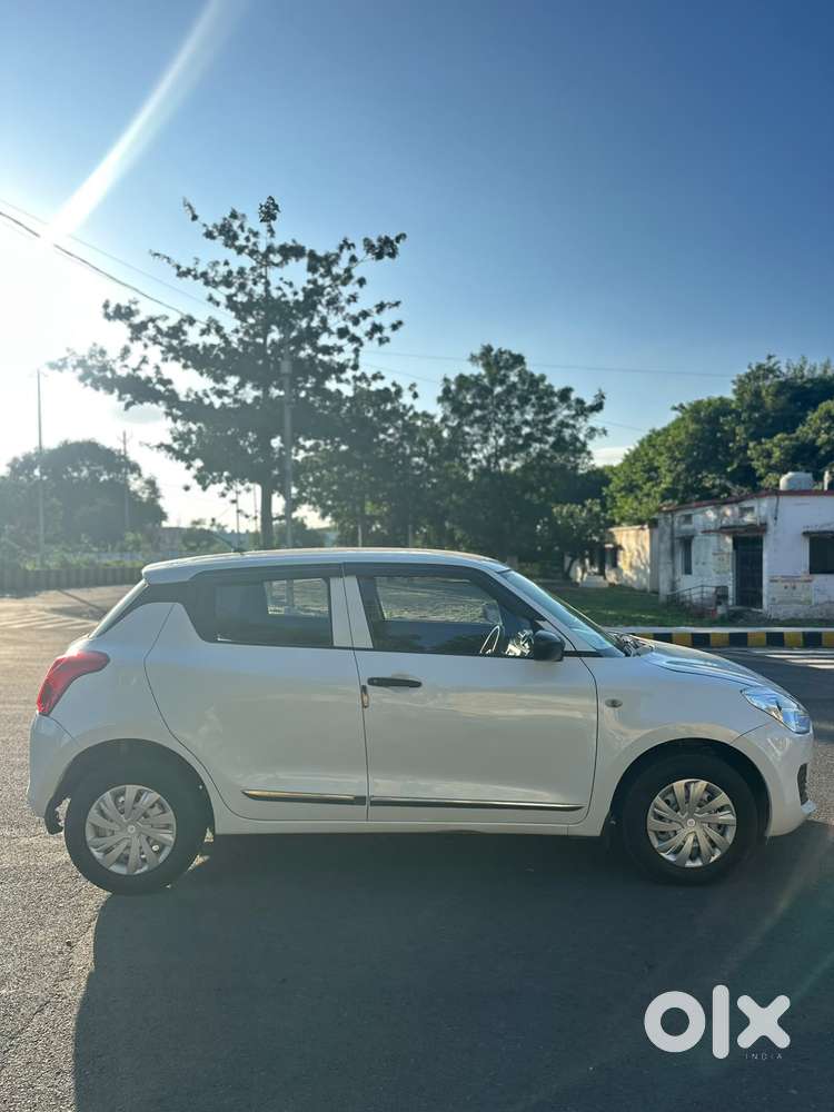 Maruti Suzuki Swift Vvt Lxi, 2022, Petrol