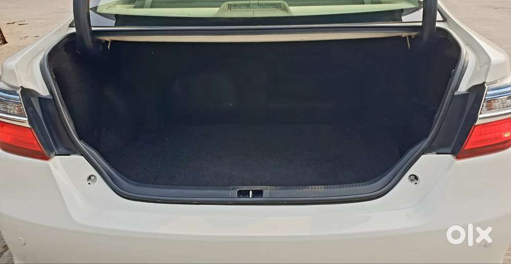 Toyota Camry Hybrid, 2017, Petrol