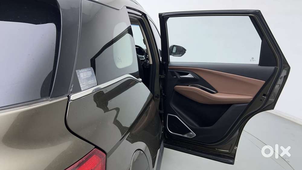 Mg Hector Plus Savvy Pro 1.5 Turbo Petrol Cvt 6 Str, 2023, Petrol