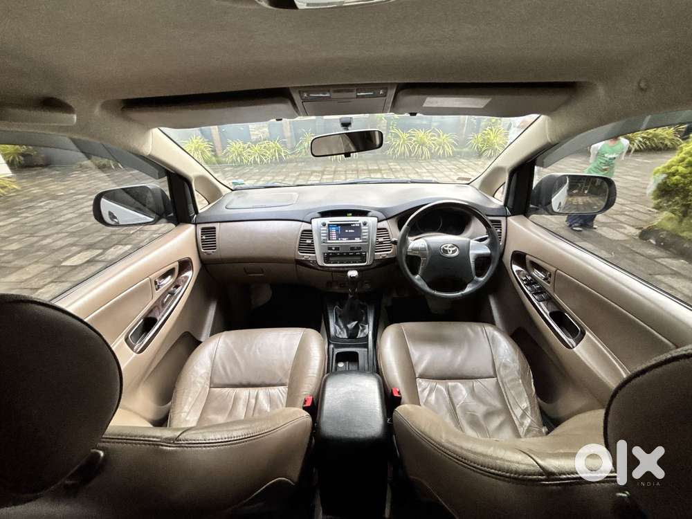 Toyota Innova 2.5 Zx 7 Str Bs-iv, 2015, Diesel