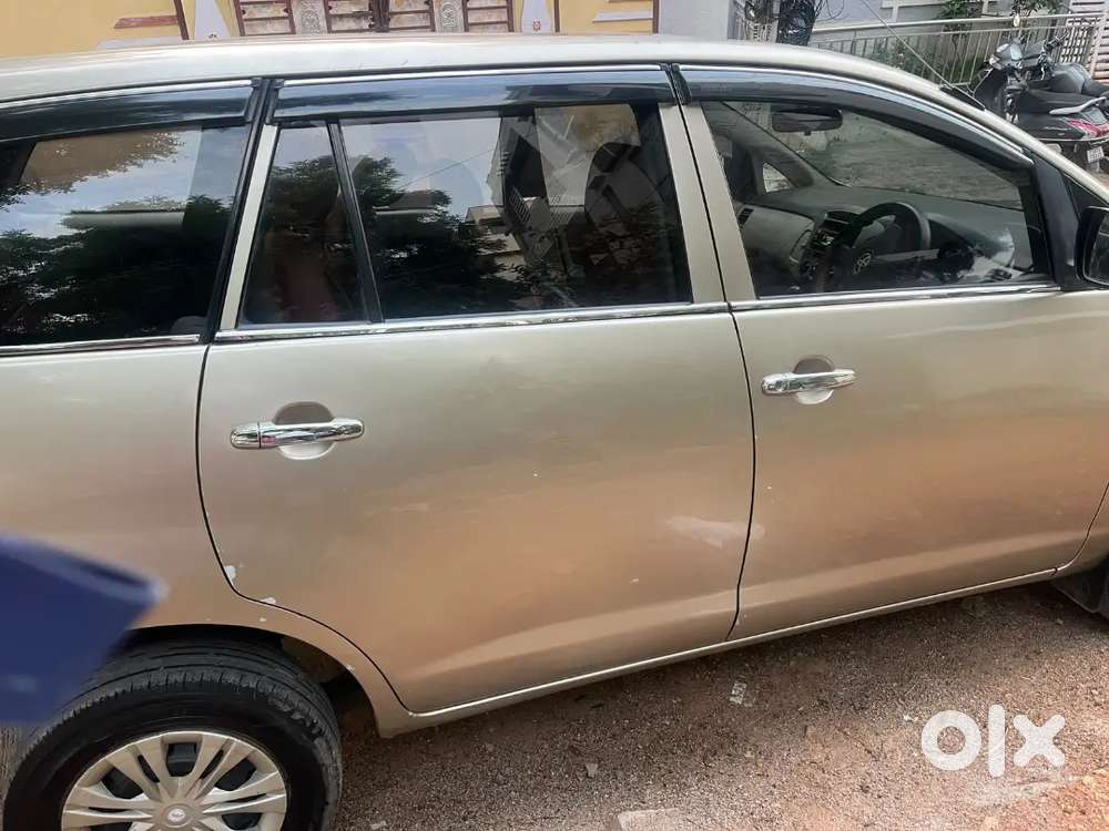 Toyota Innova 2011 Diesel Well Maintained