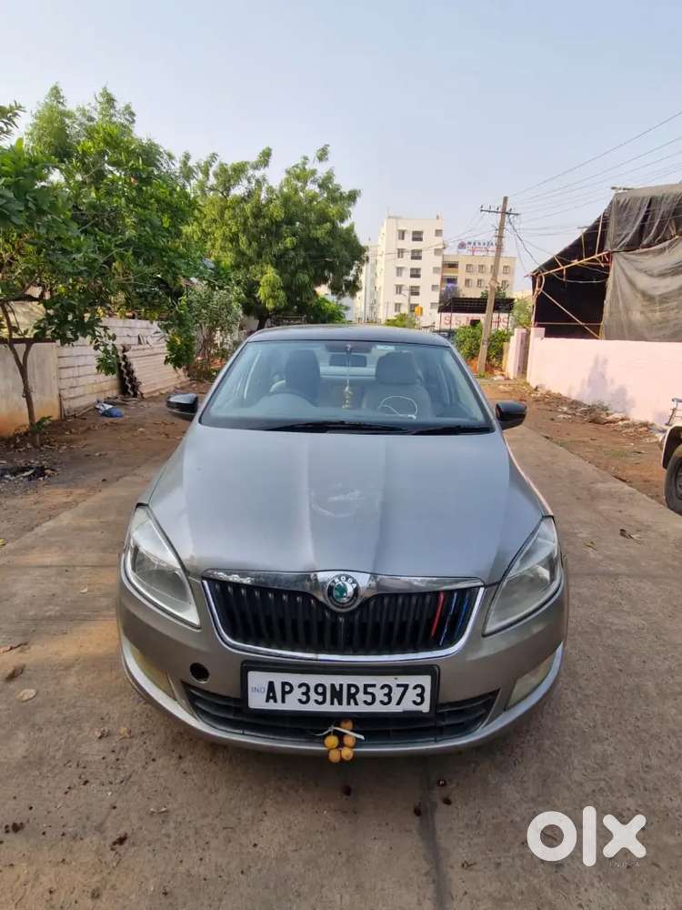 Skoda Rapid 2013 Diesel 125000 Km Driven Best In Condition
