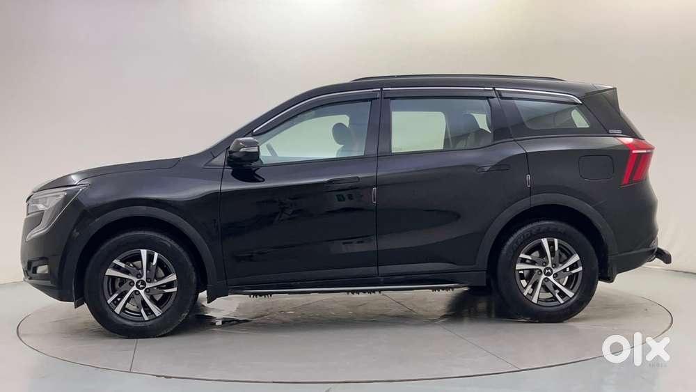 Mahindra Xuv700 2.0 Ax 5 Petrol At Str, 2025, Petrol