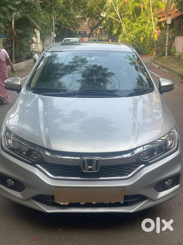 Flawless 2018 Honda City 1.5 Vx Cvt  Ivtec ( Automatic)/ 28,400 Km