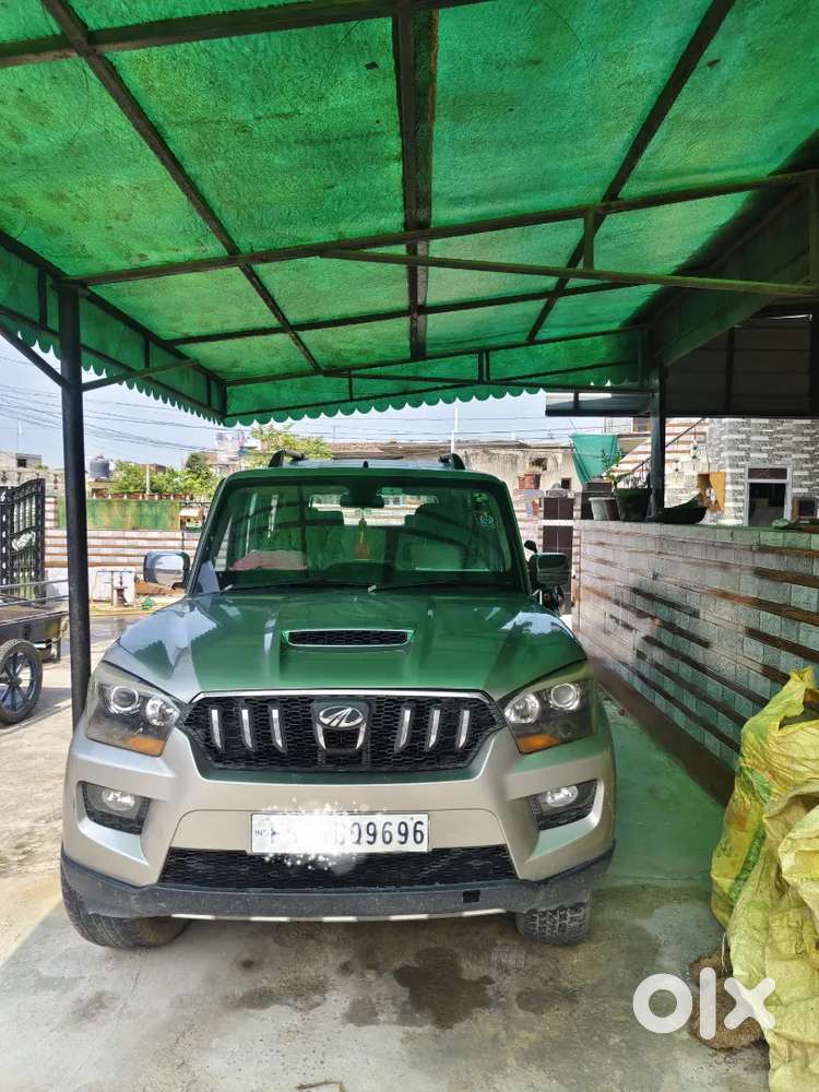 Mahindra Scorpio Classic S10