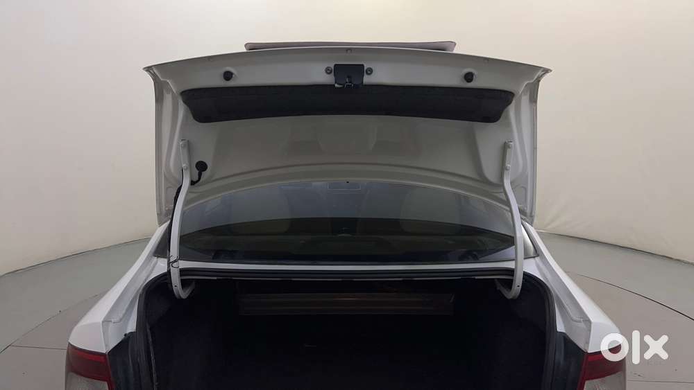 Skoda Rapid [ ] 1.5 Style Plus Tdi At, 2016, Diesel