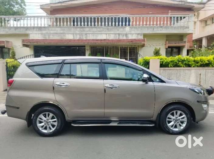 Toyota Innova Crysta [2020-ongoing] 2.4 Gx 8 Str, 2017, Diesel