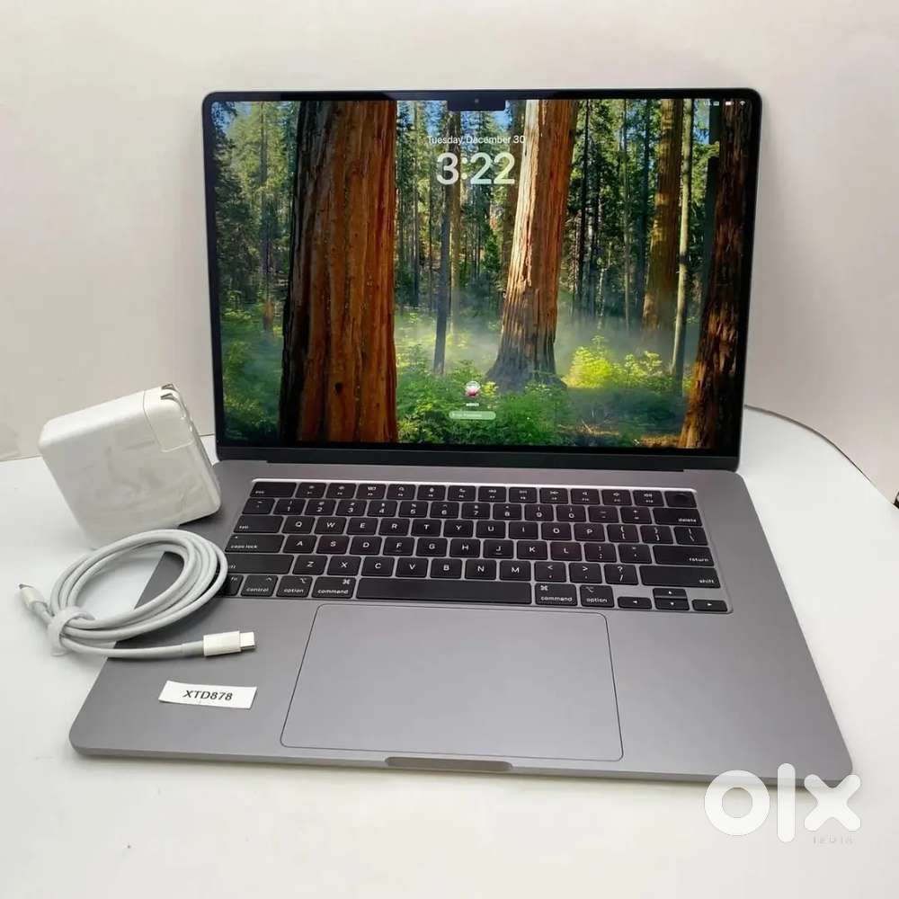 Apple MacBook Air 15 M3 16GB RAM 256GB SSD Space Gray MC9D4LL