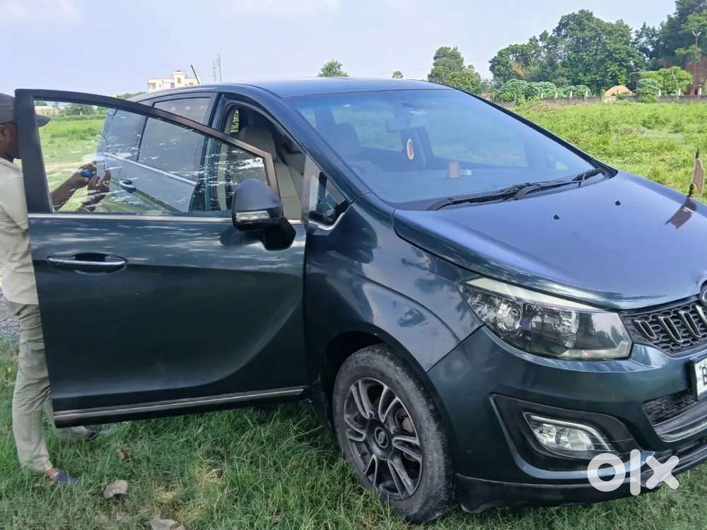 Mahindra Marazzo M8, 2018, Diesel