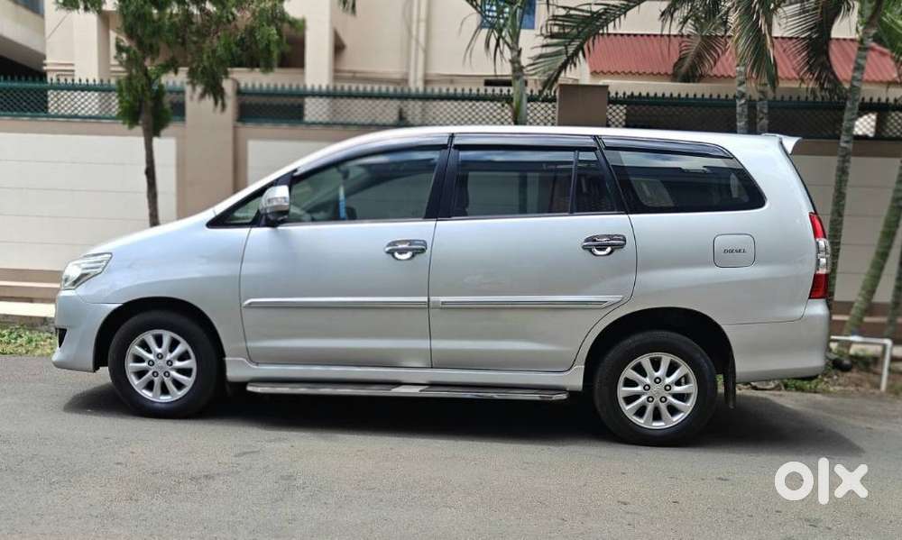 Toyota Innova 2.5 Vx (diesel) 8 Seater Bs Iv, 2013, Diesel
