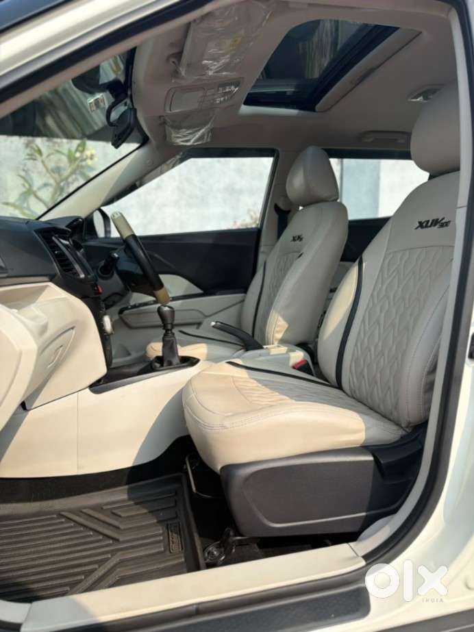 Mahindra Xuv300 W4, 2023, Petrol