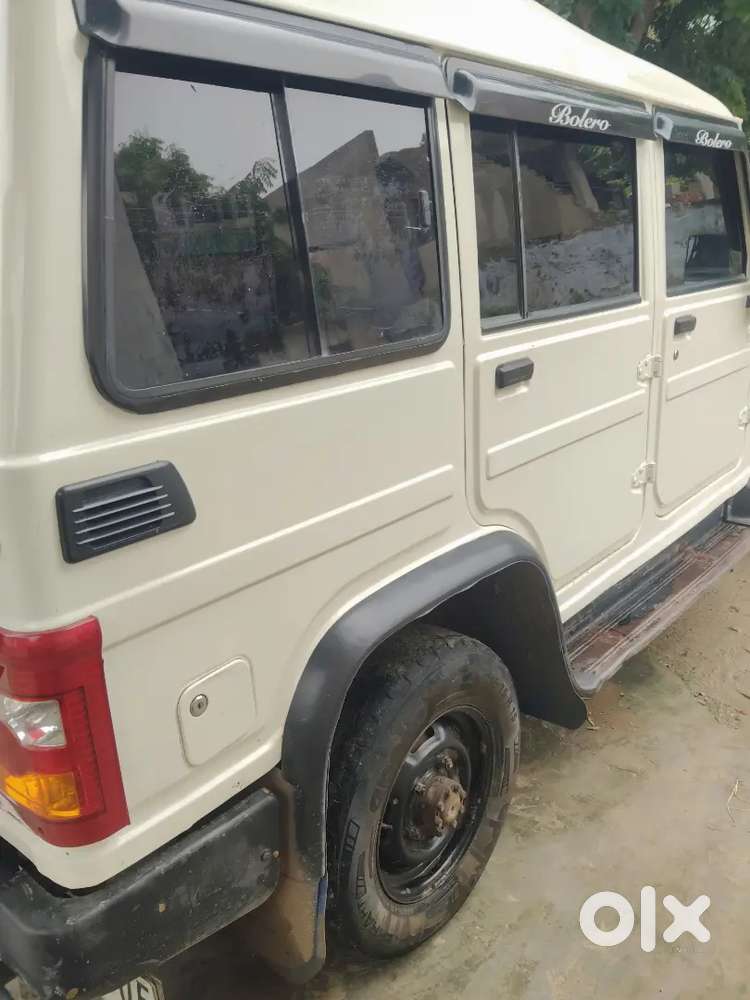 Mahindra Bolero 2015 कार