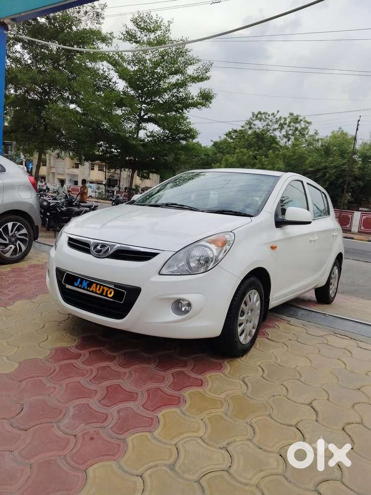 Hyundai I20 Magna 1.2 Mt, 2011, Petrol