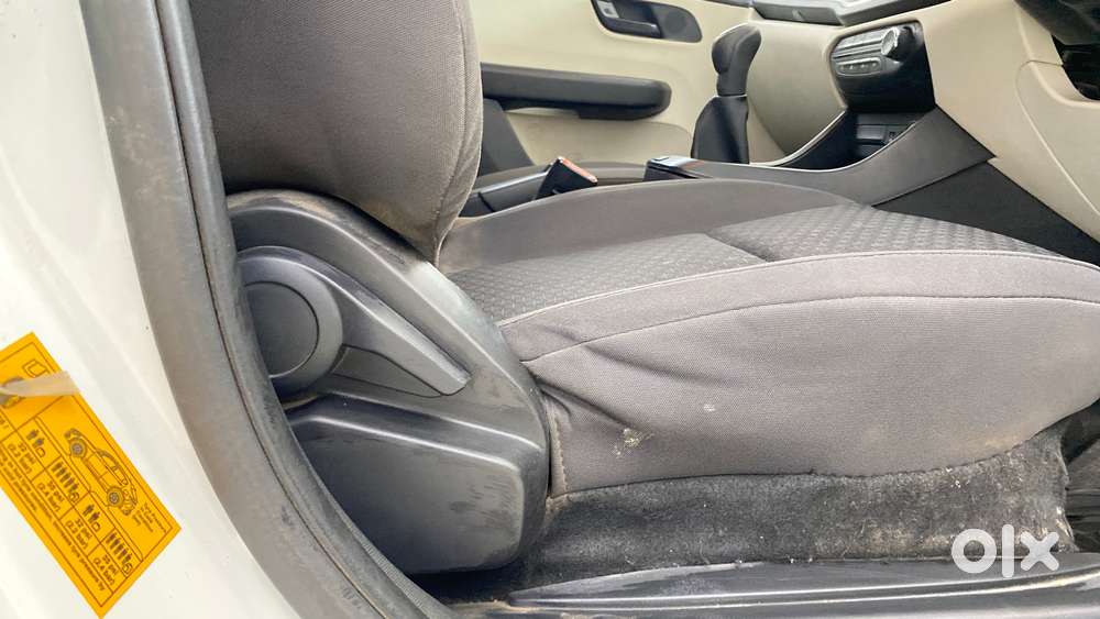 Tata Altroz 1.2 Xm Plus, 2022, Petrol