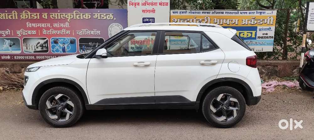 Hyundai Venue 2020 Petrol Excellent Condition