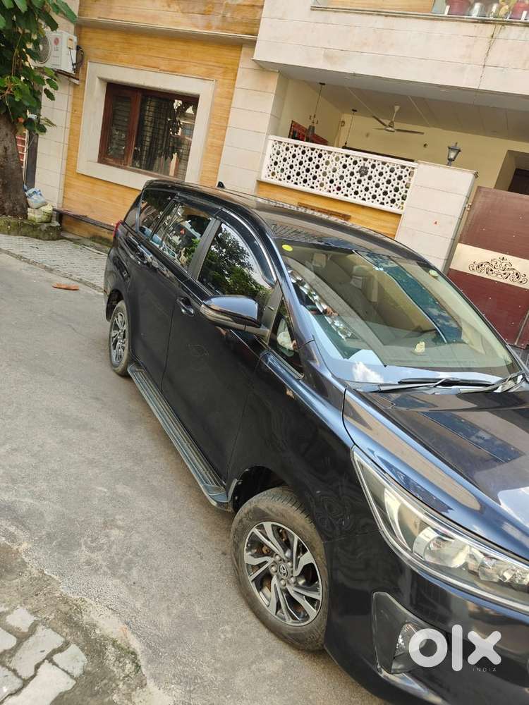 Innova Crysta Diesal Automatic