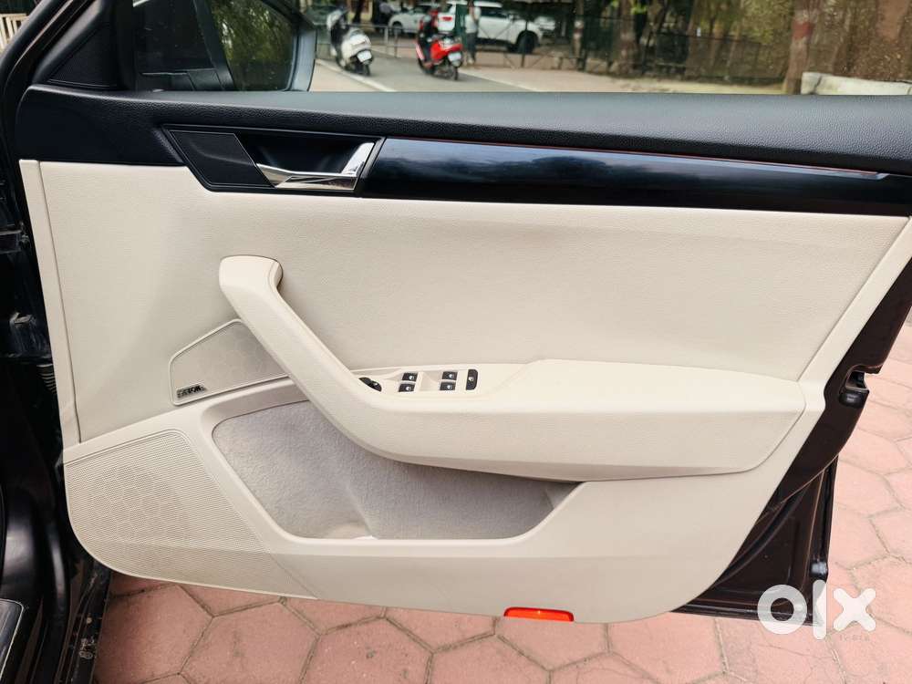 Skoda Superb L&k 2.0 Tdi At, 2017, Diesel