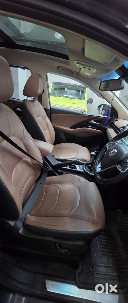 Mg Hector Plus Sharp Pro 1.5 Turbo Petrol Cvt 7 Str Dual Tone, 2024,..